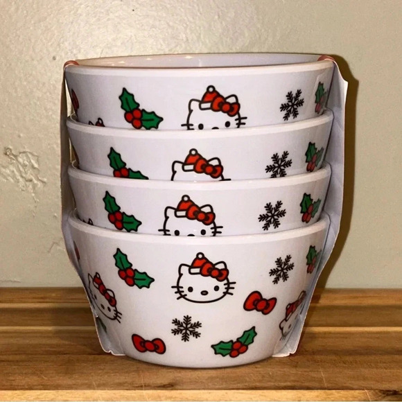 Hello Kitty stackable Christmas Bowls by Sanrio. 4 bowls. 100% Melamine. NWTS🎁 - Picture 4 of 10
